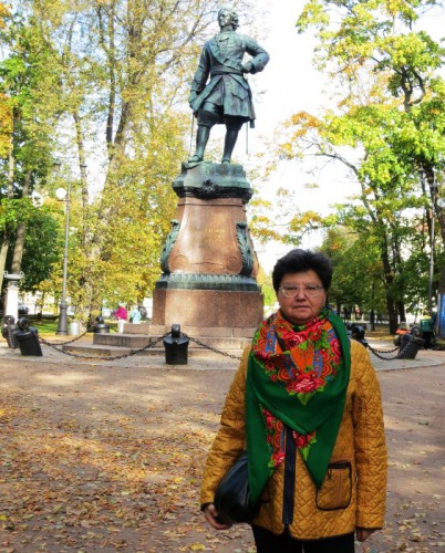 Русь- 9.Кронштадт, у памятника Петру первому.