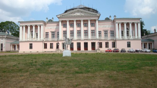 Фасад дворца