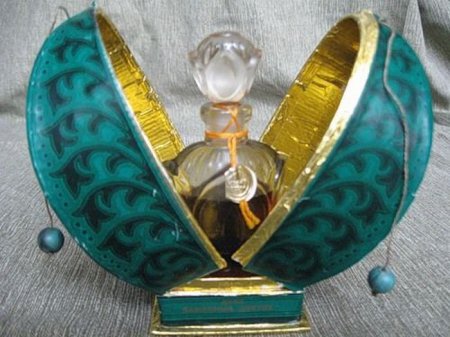 1327101905_perfume_13.jpg