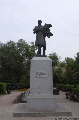 так он же памятник