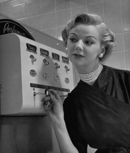 Автомат для опрыскивания духами, 1952..jpg