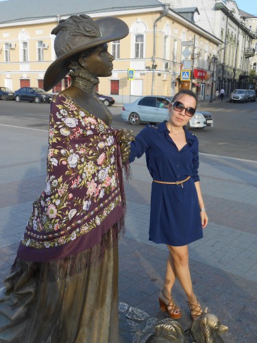 Ольга с Дамой в шали