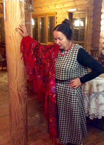 Финифть 341-5, автор рисунка Надежда Слащева