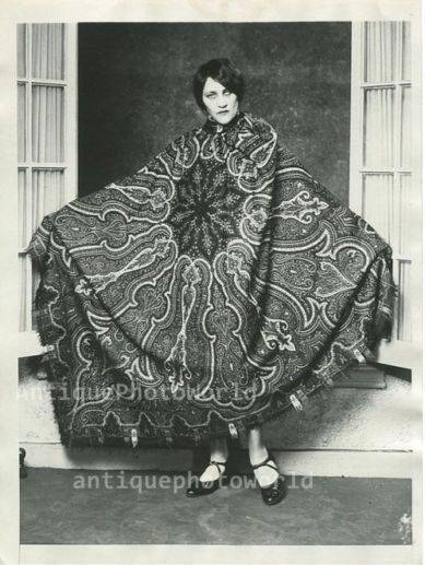lady shawl.jpg