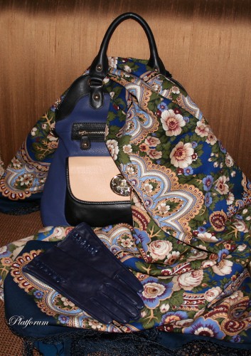 Сумка Emma Fox, перчатки Ralph Lauren, шаль Посадский-14