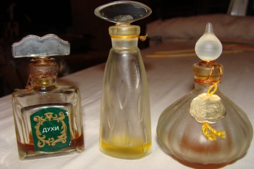 Флаконы от духов &quot;Эрмитаж&quot;, что-то неопознанное и &quot;Голубой ларец&quot;
