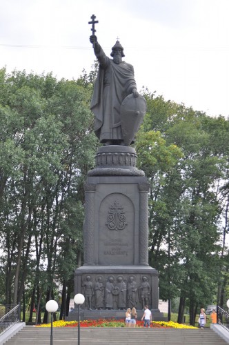 Памятник Владимиру Великому (Белгород)