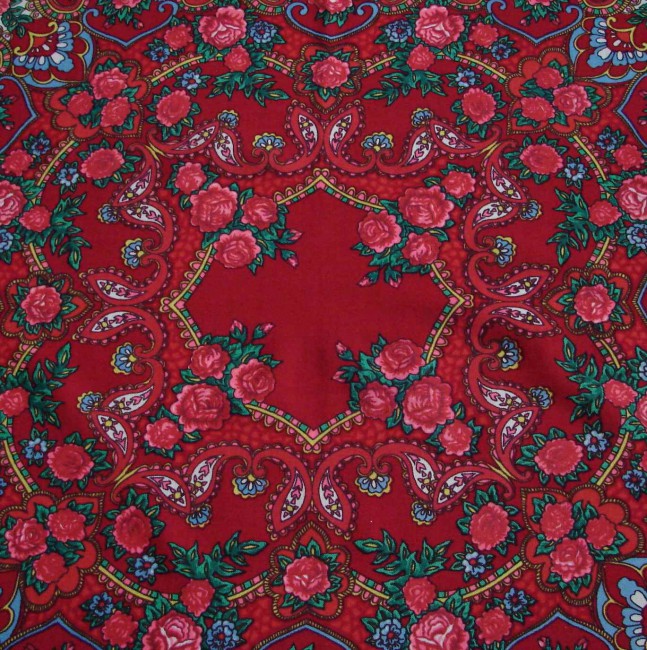 Середник красного платка. Без вспышки, пасмурно.