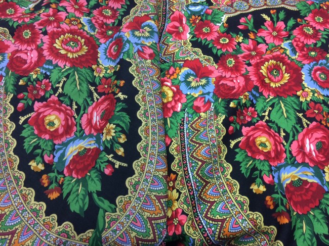 Яркая - справа