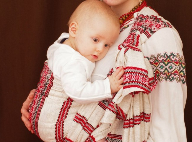 Славянски-стилизованная переноска.