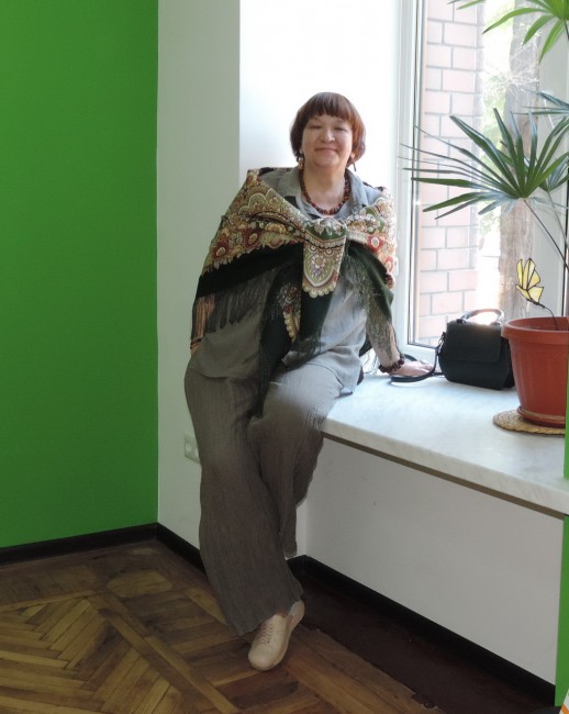Зелененький Посадский очень даже ничего, все мои цвета. Хоть и хочу синий, но если-бы перевыпустили, купила-бы, конечно и зеленый. А до личного знакомства он мне был не нужен. Это-же надо?