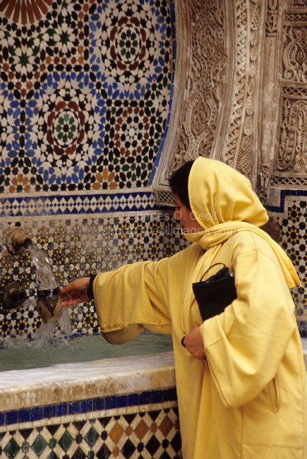Morocco-100z-833-35-Nejjarine-Fountain.jpg