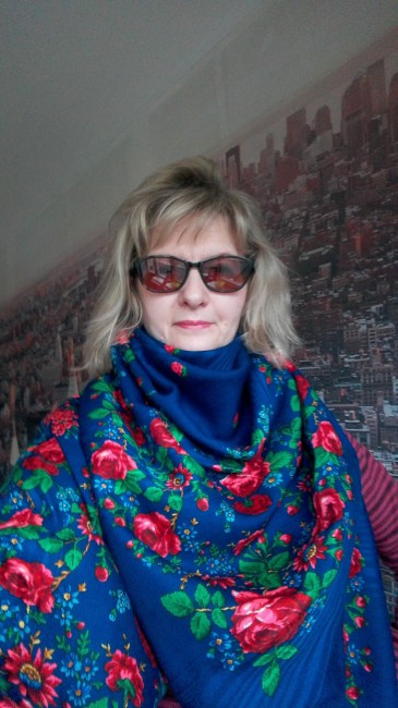 Платок с просновками Дикая роза 13 (Розы и незабудки), Художник: Аболихин Константин.