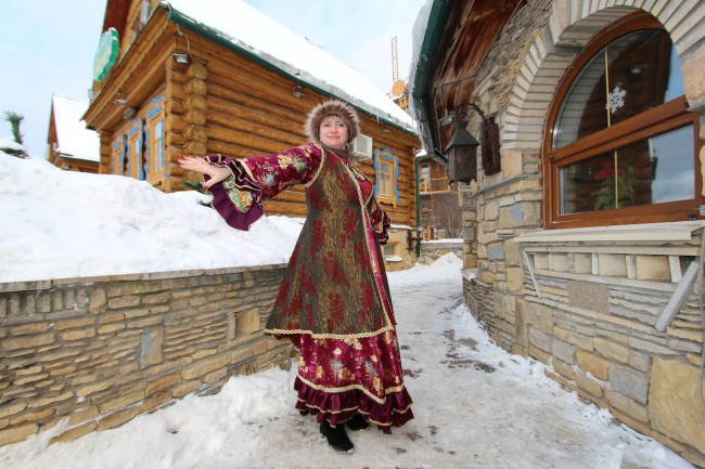 оля пляшет.jpg