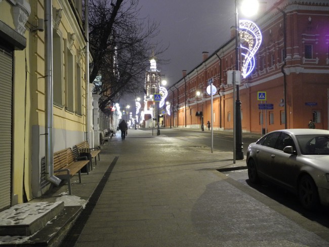 та же Петровка чуть дальше от центра