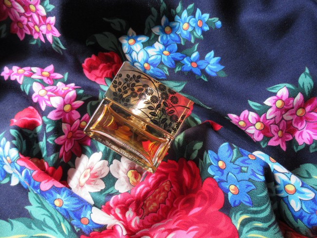 tugrik  - <br /><br /><br />Шаль День Победы&quot;, вид 14 и SHISEIDO ZEN SECRET BLOOM Eau de Parfum Intense