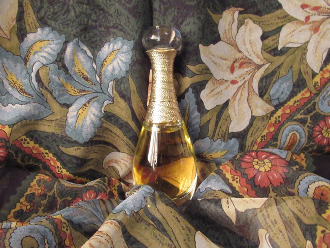 Платок шелковый (креп-жоржет) &quot;Воздушный поцелуй&quot;- 18 и Dior J'Adore L'Or Essence de Parfum.