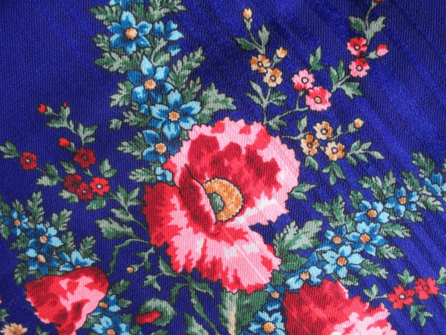 Платок шерстяной с просновками, 146 x 146 cm, Маки и медуница – 15 , автор неизвестен, восст. Татьяна Сухаревская