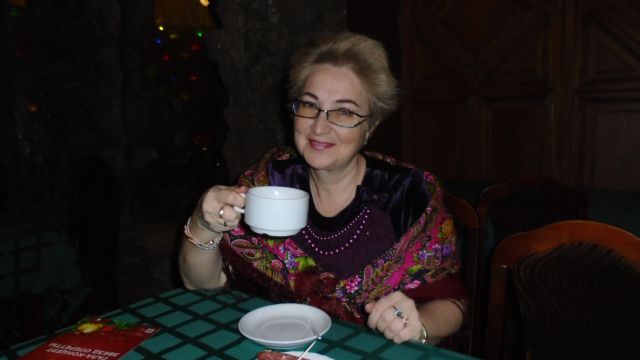 Я и малиновый Миндаль 08.01  в кафе.jpg