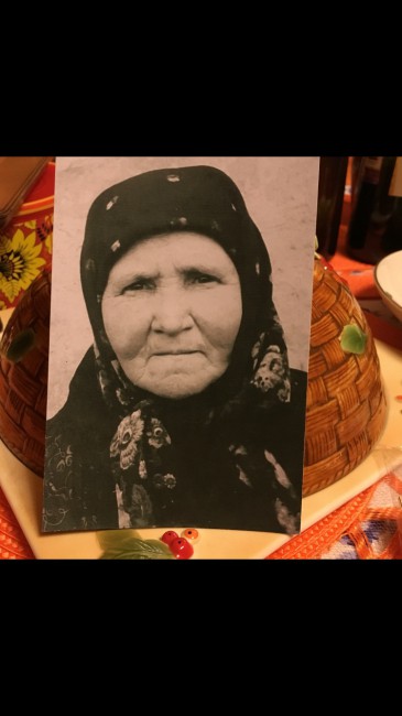 Моя бабушка Фёкла. С неё началась любовь. К платкам в том числе.