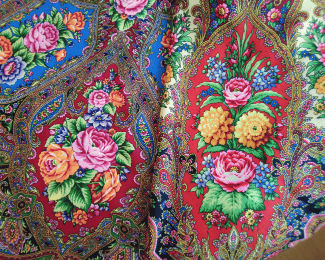 слева - Зеркальце, справа - Миндаль