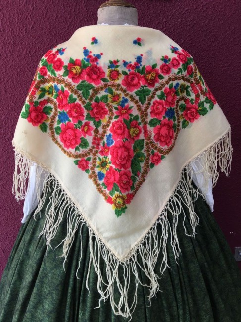 manton-lana-flores-espalda.jpg