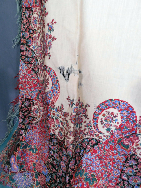 Victorian-Antique-Paisley-Roller-Print-Wool-Challis-Fringed-_57 (1).jpg