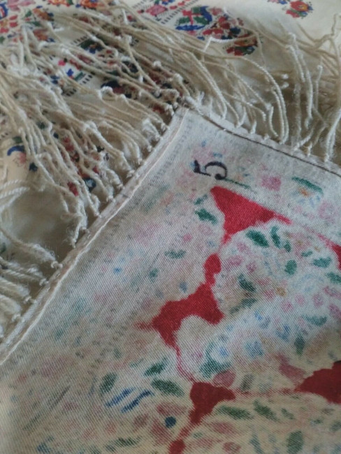 Antique-Victorian-Shawl-Fringed-Piano-Style-paisley-Floral-_57 (4).jpg