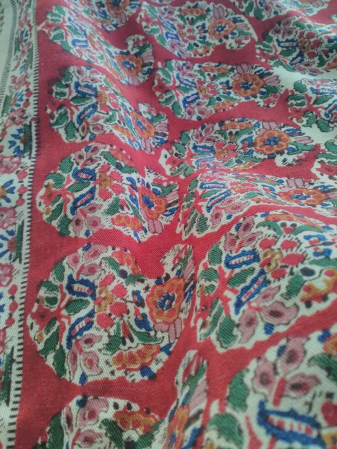 Antique-Victorian-Shawl-Fringed-Piano-Style-paisley-Floral-_57 (9).jpg