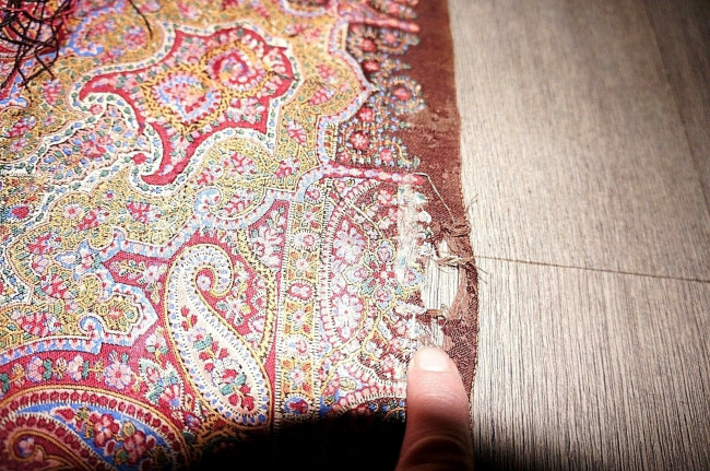 Antique-large-vintage-printed-Kashmir-Paisley-silk-_57 (3).jpg