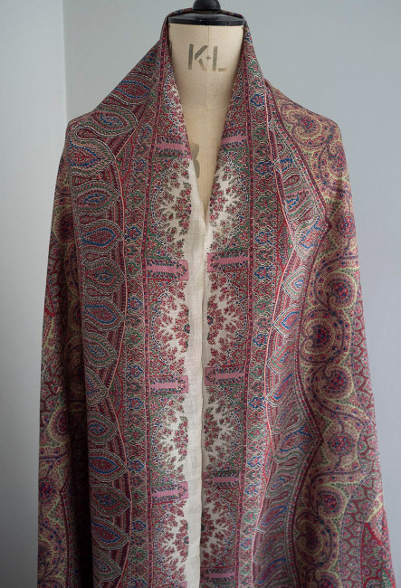 norwich-silk-burnous-shawl-circa-1850-60_10076_pic8_size3.jpg