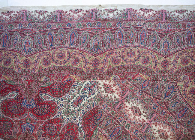 norwich-silk-burnous-shawl-circa-1850-60_10076_pic7_size3.jpg