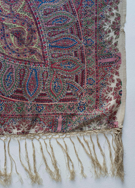 norwich-silk-burnous-shawl-circa-1850-60_10076_pic4_size3.jpg