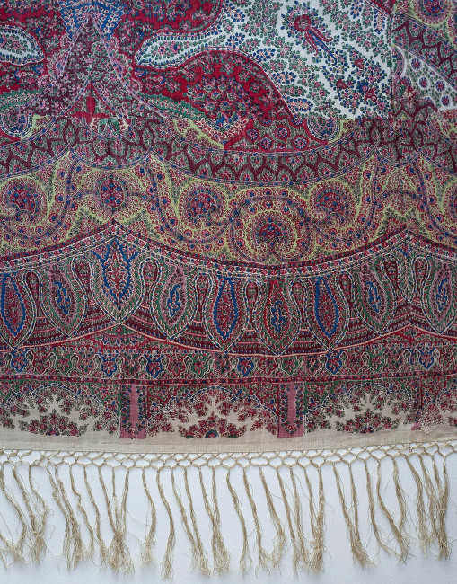 norwich-silk-burnous-shawl-circa-1850-60_10076_pic6_size3.jpg