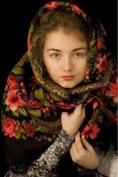 14ebf13b6c337351cd423124fb1dc4fd--shawls-scarves.jpg