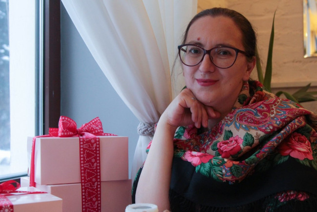 Лена К  у окна.jpg