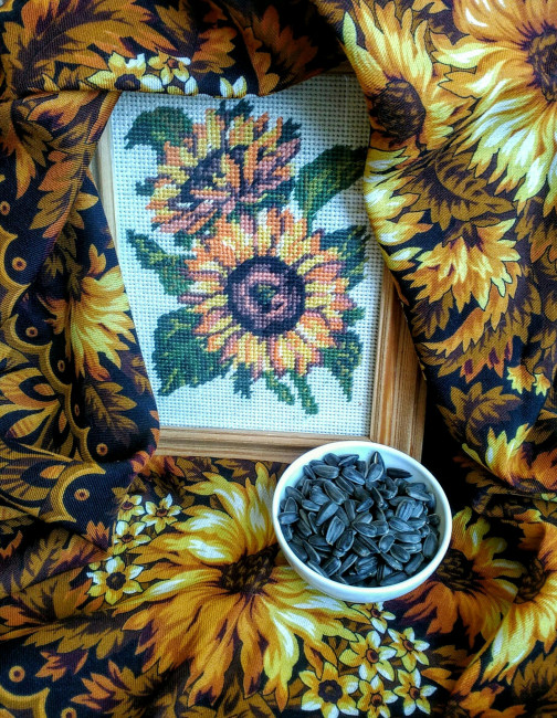 Подсолнухи, Е. Жукова, 125см сторона, шерст. бахрома