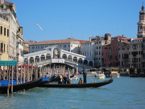 Rialto_Bridge.jpg