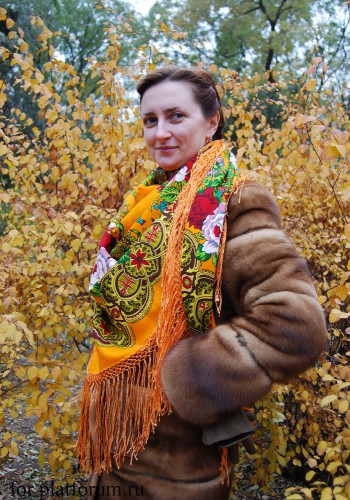 Белые розы 373-0 автор рисунка шали Шаховская Лидия