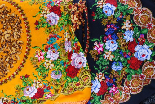 Белые розы  373-0 и  373-18 автор рисунка шали Шаховская Лидия