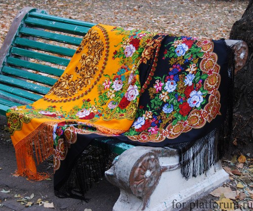 Белые розы 373-0 и 373-18 автор рисунка шали Шаховская Лидия