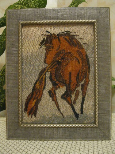 Конь, вышитый бисером. С малюсенького рисунка советского художника 5 х 8 см из журнала "Работница"  наверное  1962 г. Я его уже показывала с "Краем сандала"
