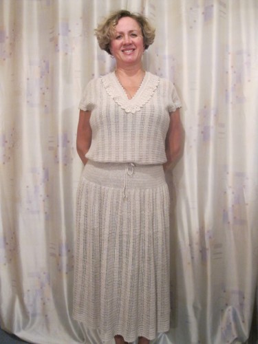 На светлом фоне, кажется сливается...