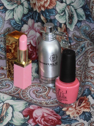 Тайна сердца, Sandflowers Montale, помада YSL(серия стерлась, а №11), лак Elephantastic Pink O.P.I