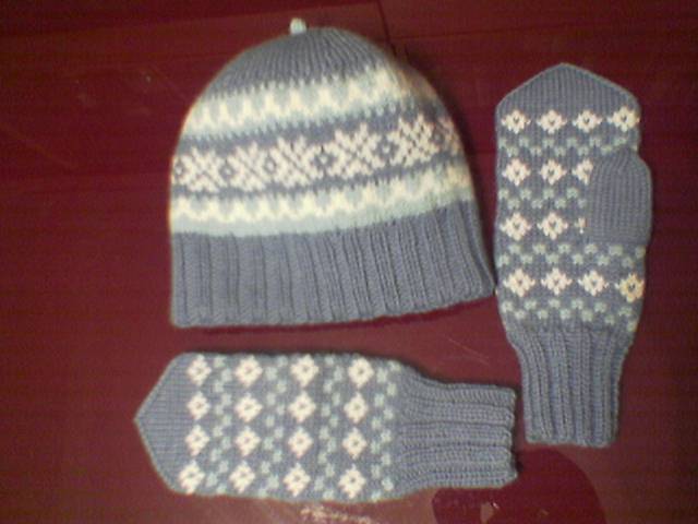 Вот к примеру вязала  спицами