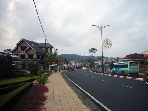 road-to-Dalat.jpg