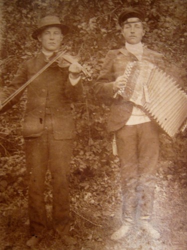 1906г. Владимир Щербаков - слева (&quot;Память престольного праедника Слоб.Павловки&quot;)