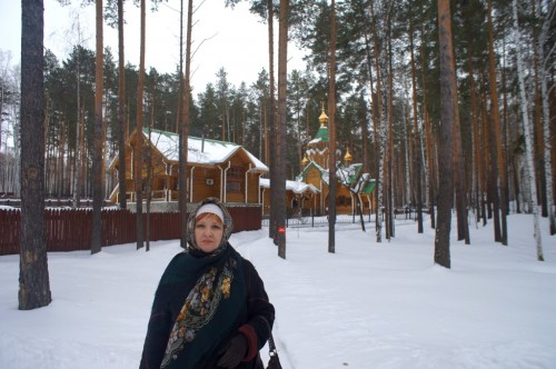 Это. я так понимаю. место жительства настоятеля. Туда вход закрывает красная табличка