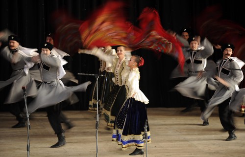 kub_kaz_hor_dance.jpg