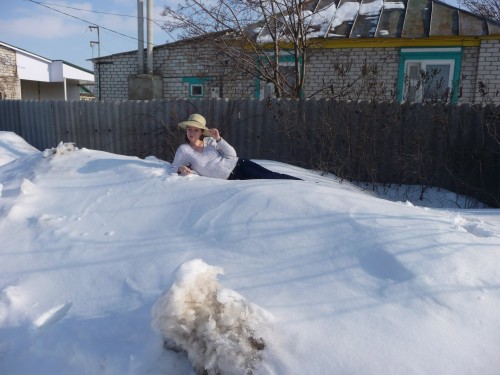 Все лежу и лежу... а сугроб не тает.